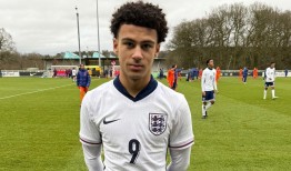 开元棋牌登录入口-都灵在意甲球队关系网中的地位及联盟动态分析